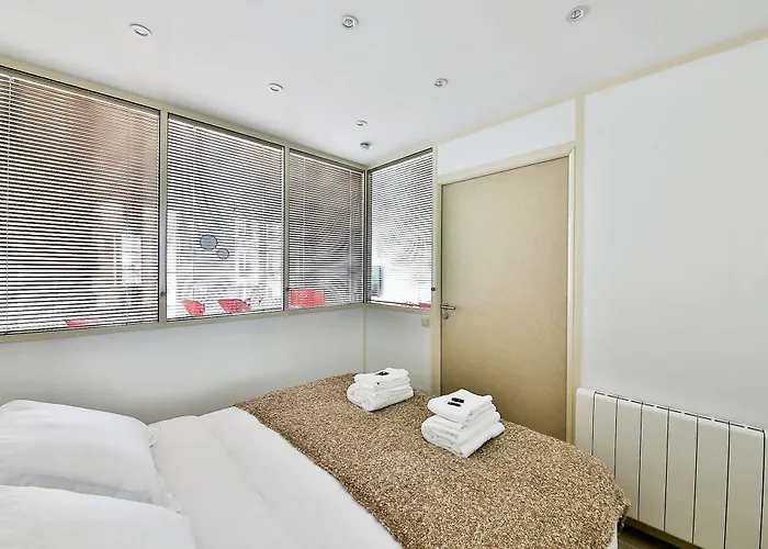 Apartman Livinparis - Luxury 2 Bedrooms Grands-boulevards I *